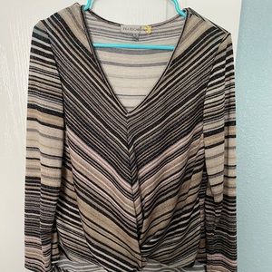 NWT Figueroa flower gold black long sleeve Small